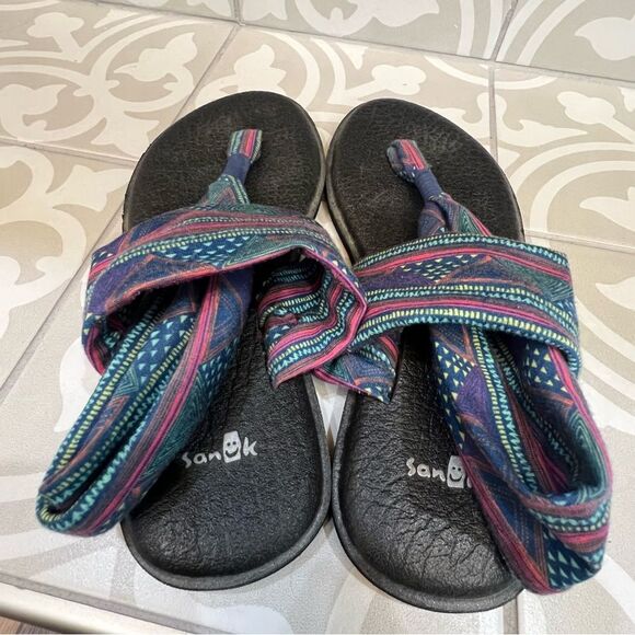 Sanuk Sandals - Picture 4 of 5